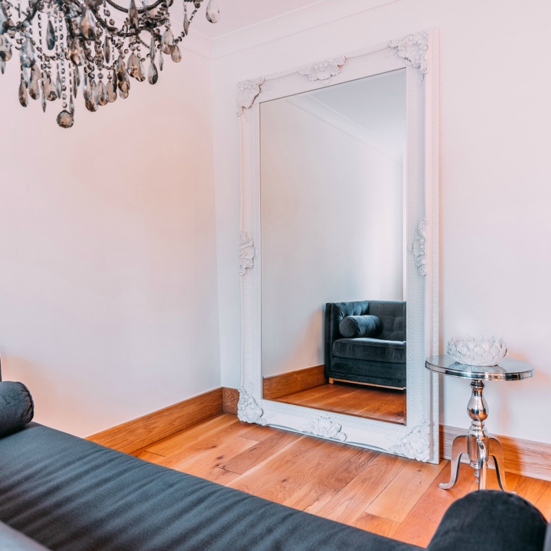 White Mirror UK