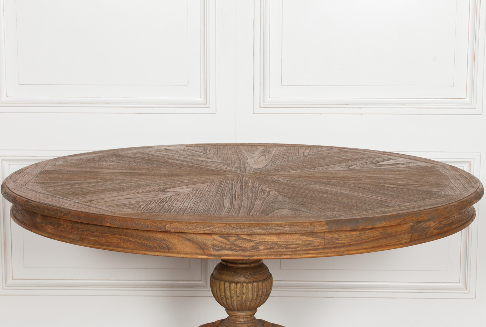 Alisanne Rustic Wooden Round Dining Table Furniture - La 