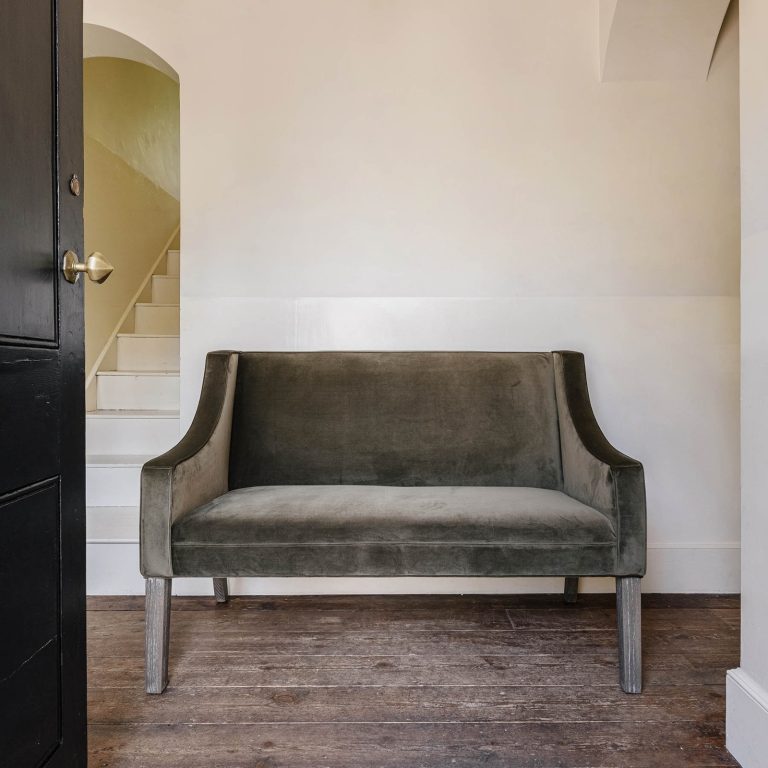Settee (Copy) UK