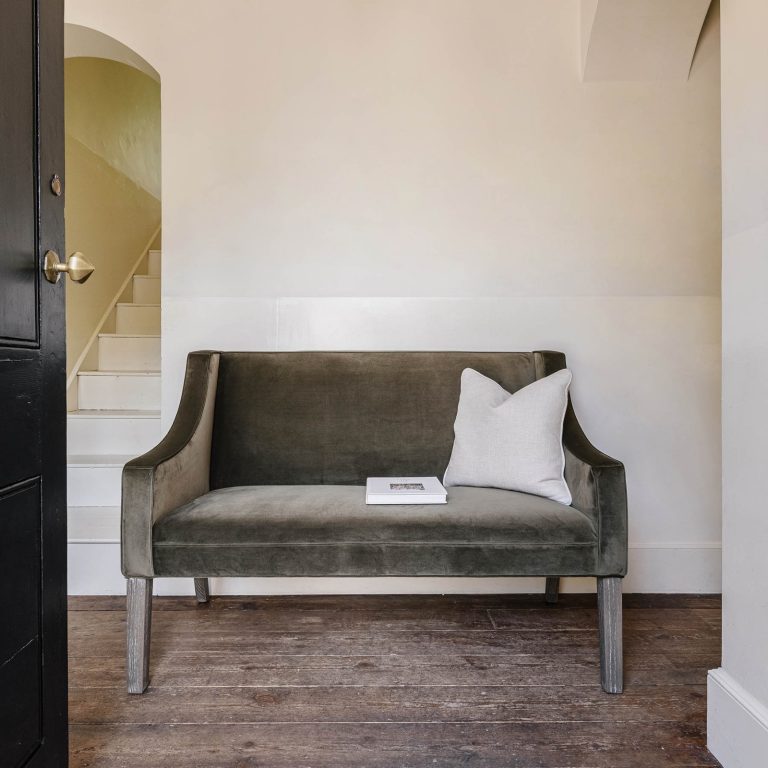 Settee (Copy) UK