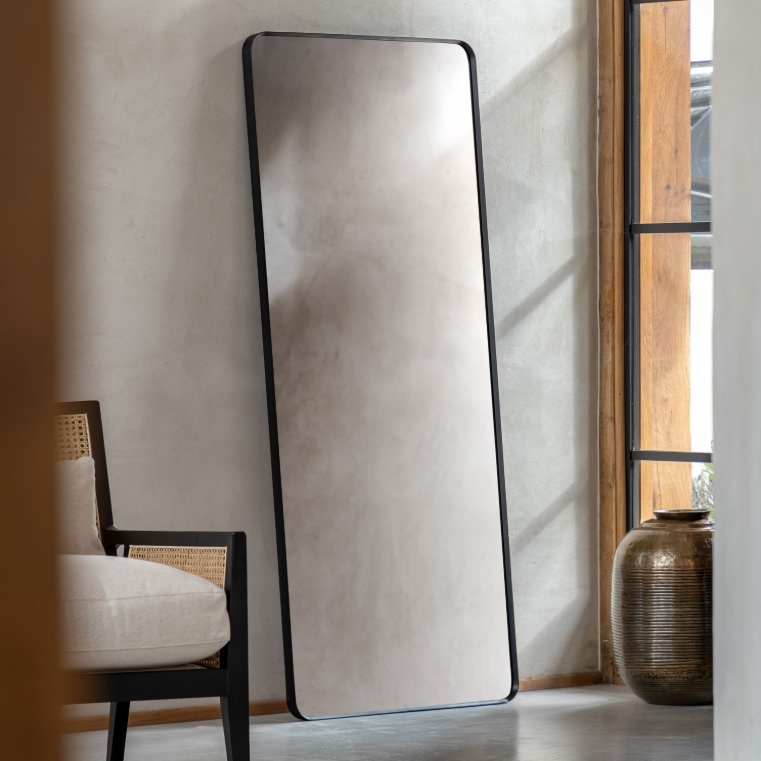Leaner Mirror UK