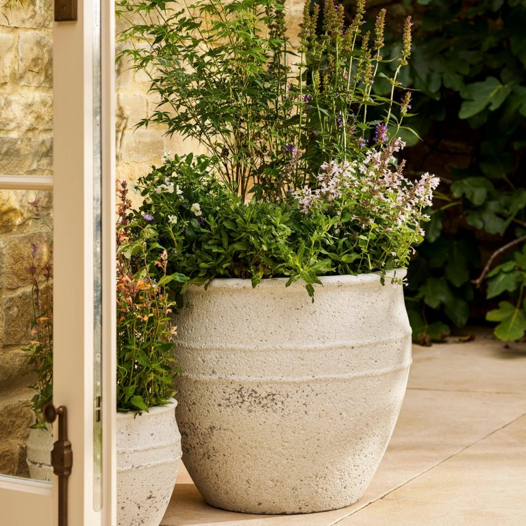 53.5cm Planter UK