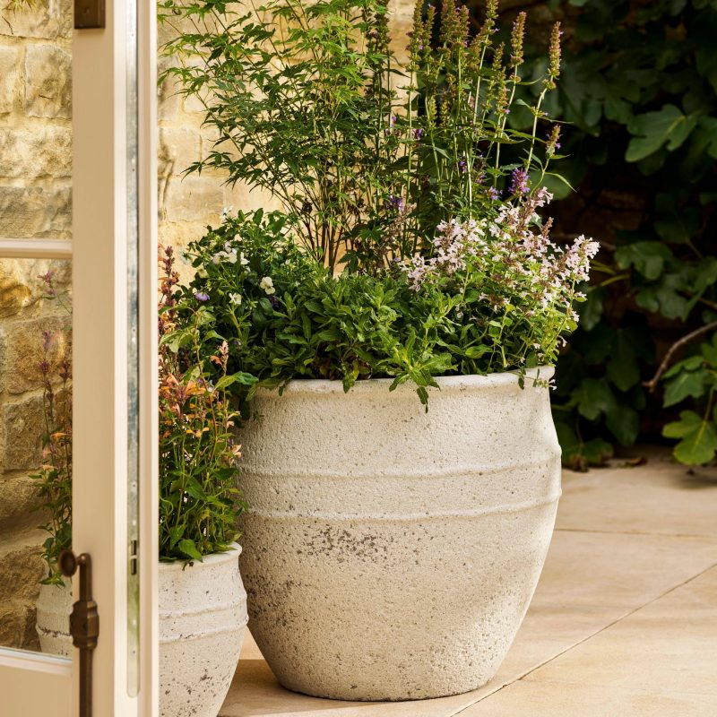 53.5cm Planter UK