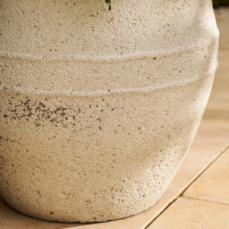 53.5cm Planter UK
