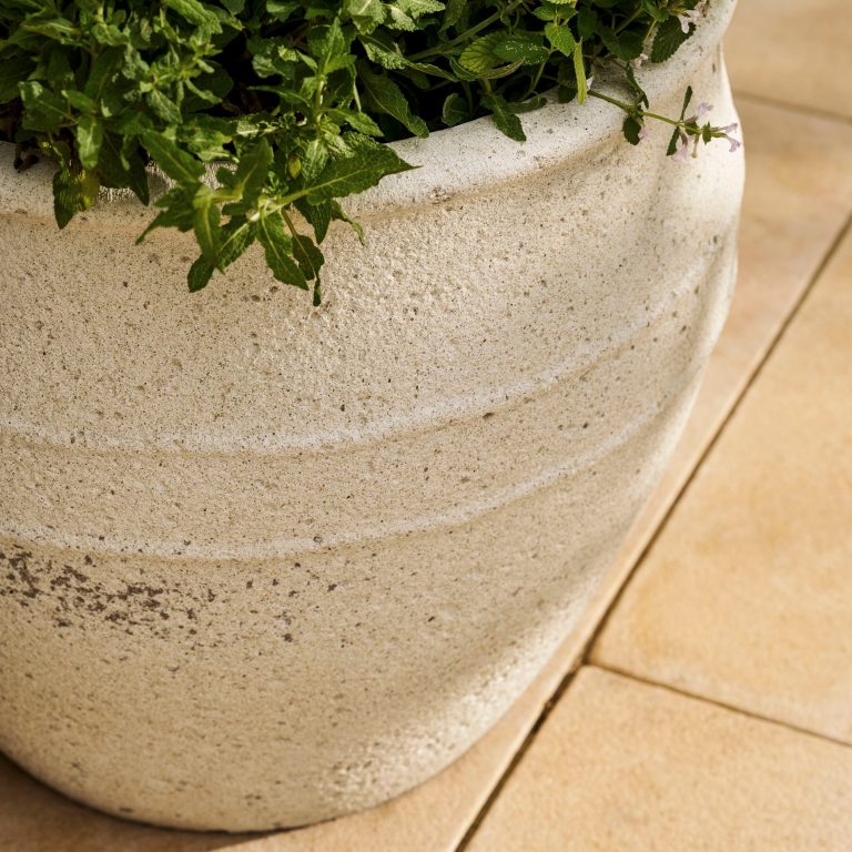 53.5cm Planter UK